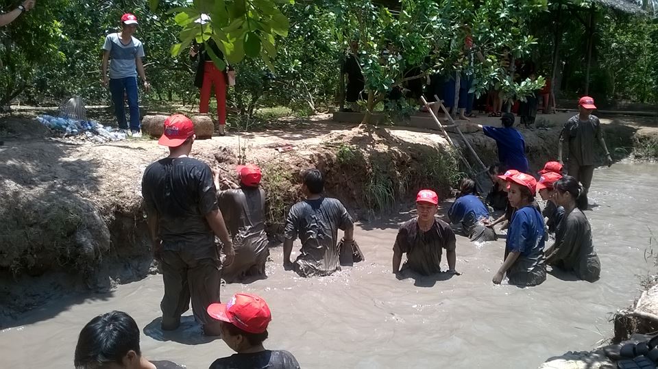 tát mương bắt cá tại Cồn Phụng tát mương bắt cá tại Cồn Phụng