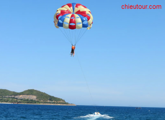 Nhảy dù tại Hòn Tằm Nhảy dù tại Hòn Tằm