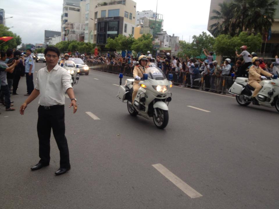 Mợi người chào đón Ông Obama Mợi người chào đón Ông Obama